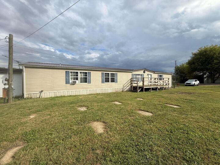 Property Photo: 900 Charles Street OH 43138