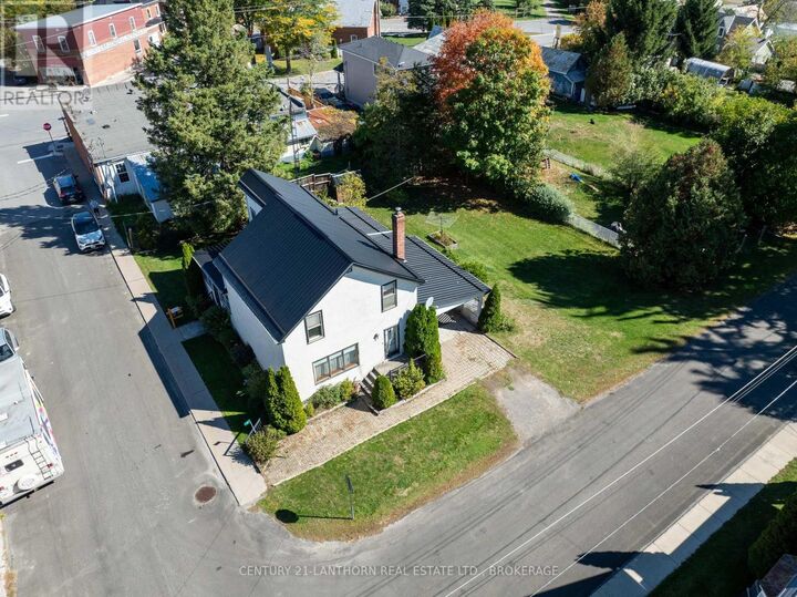 Property Photo: 2 Bridge Street ON K0K 3G0