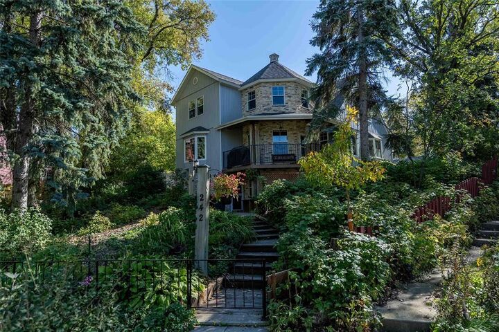 Photo de la propriété:  242 Enfield Crescent  MB R2H 1B5 