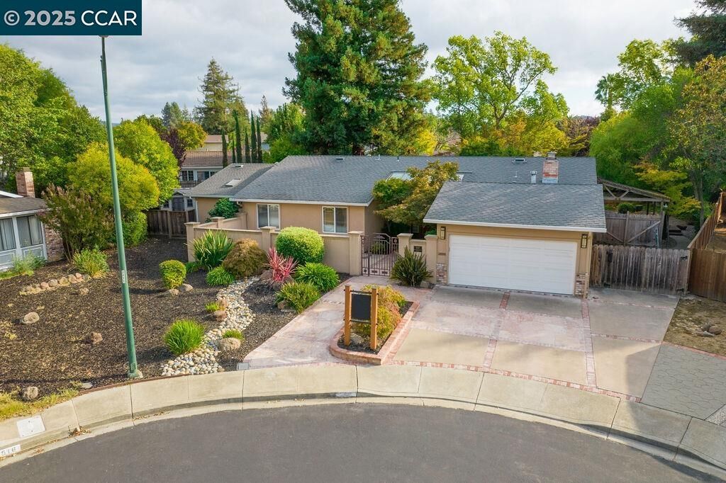 Property Photo: 517 Heather Grove Ct CA 94598
