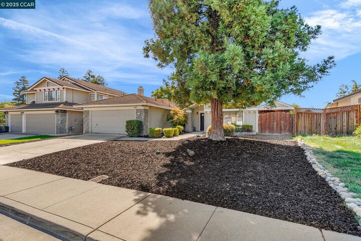Property Photo: 2404 Whitetail Dr CA 94531