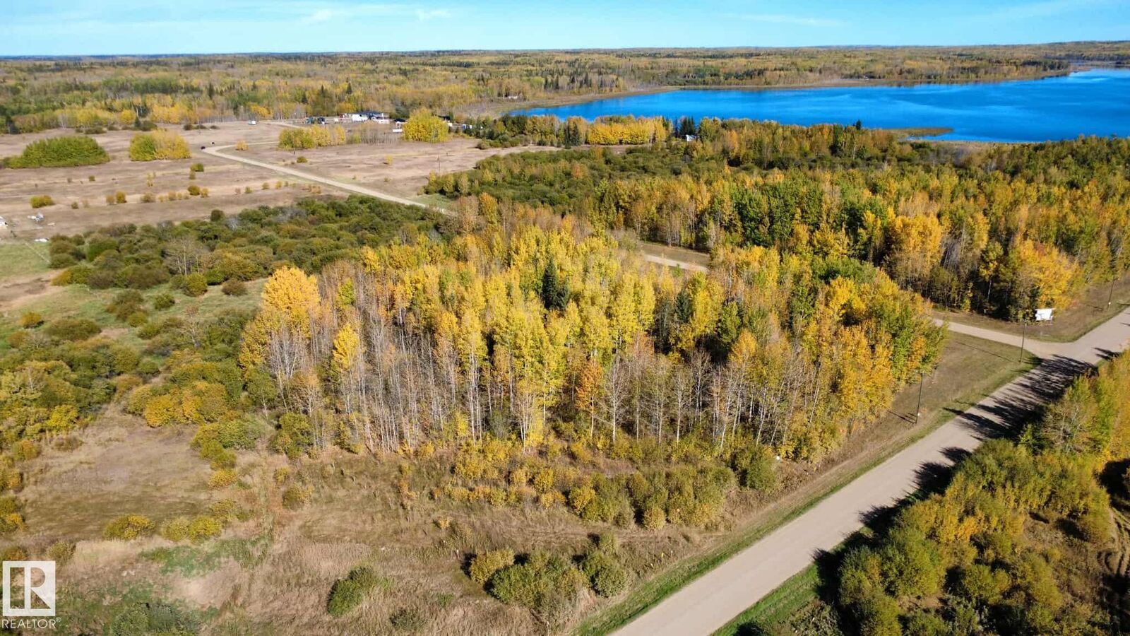 Property Photo:  2 Bechthold Bay , Skeleton Lake  AB T0A 0M0 