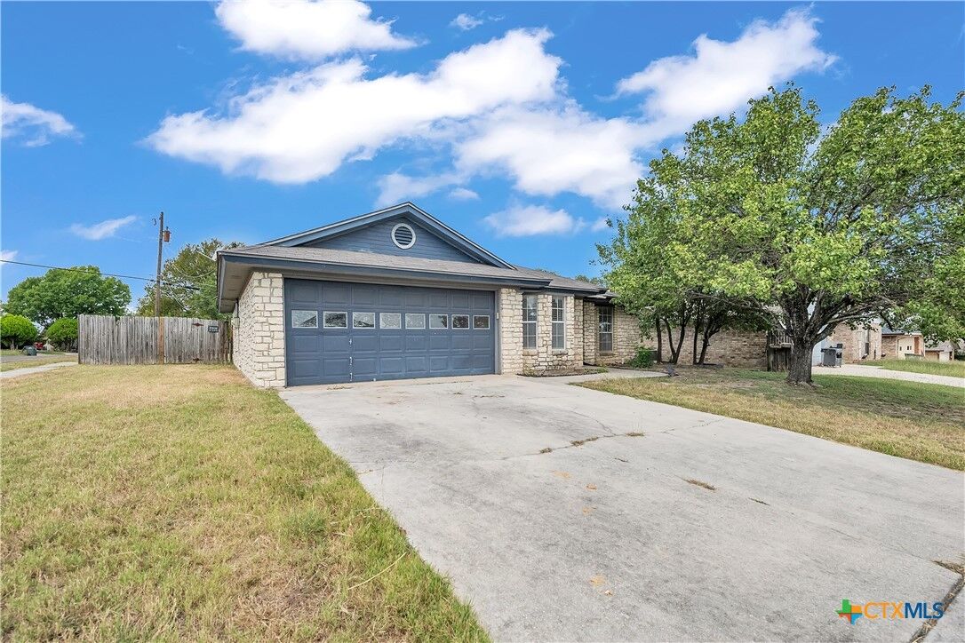 Property Photo:  126 Chestnut Drive  TX 76522 