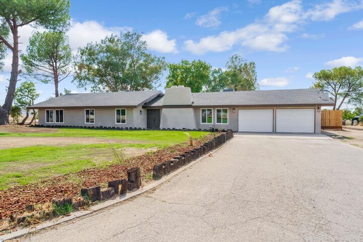 Property Photo: 16860 Mark Road CA 93636