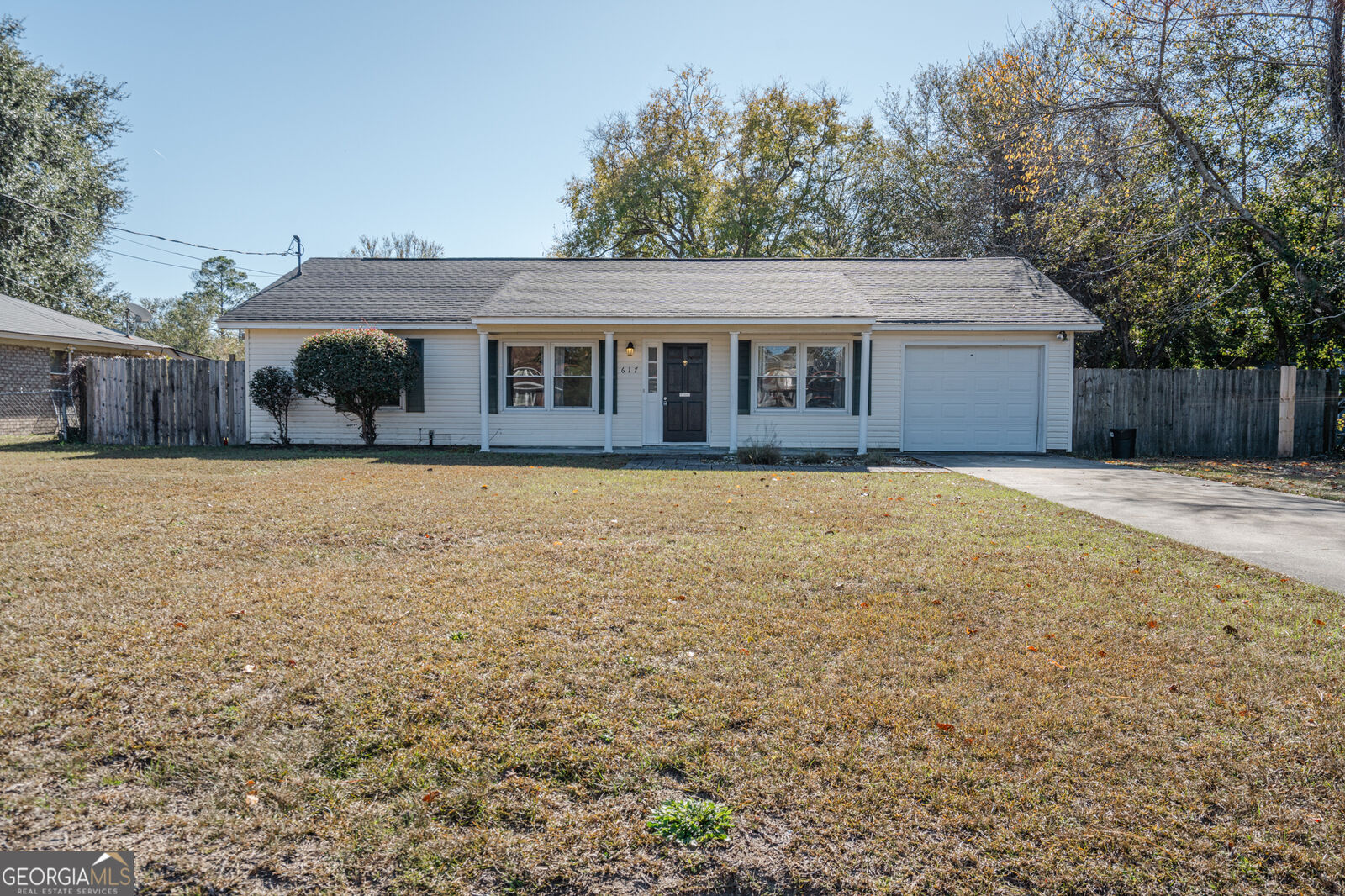 Property Photo:  617 Pineview Court  GA 31313