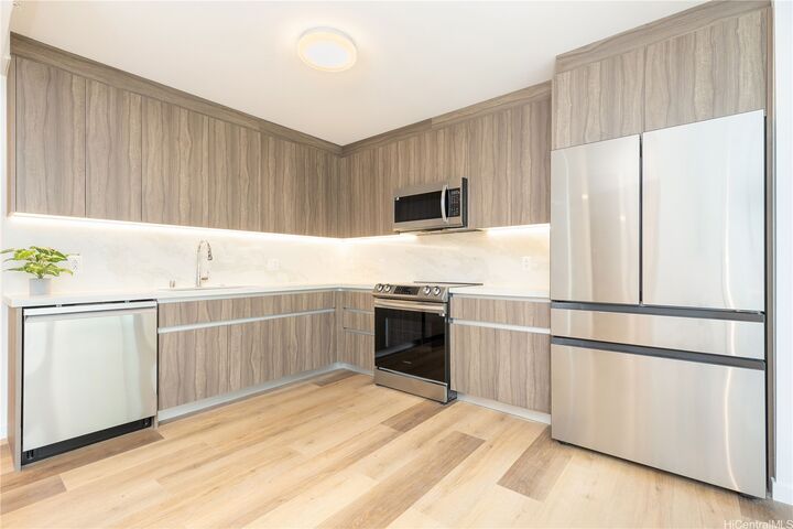 Property Photo: 1500 Rycroft Street 407R HI 96814