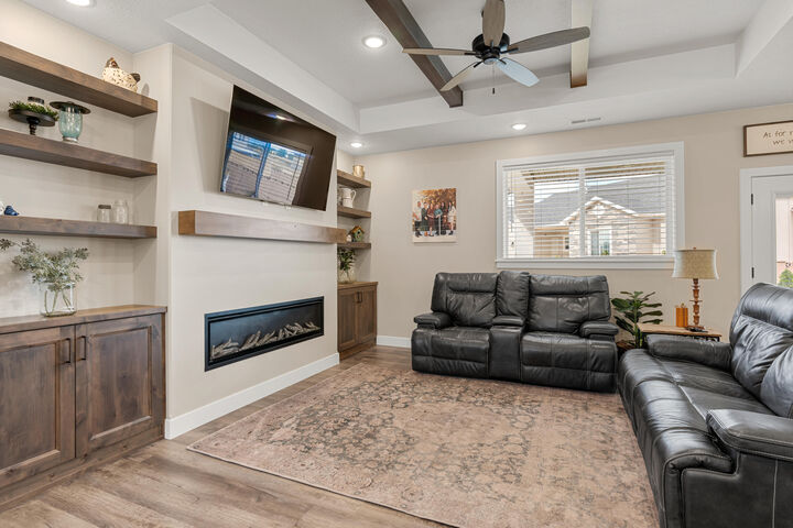 Property Photo:  1112 W 275 S  UT 84761 