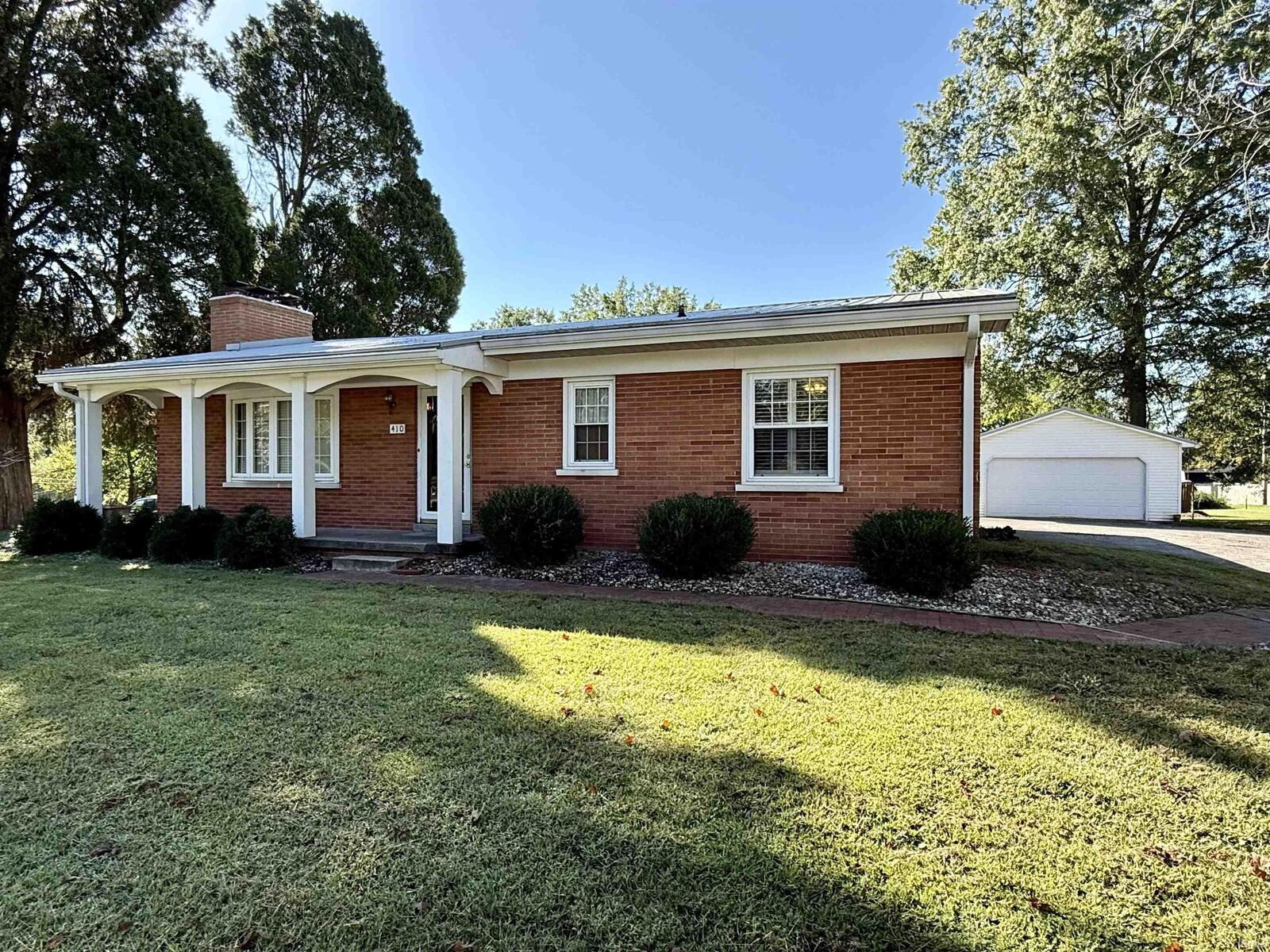 Property Photo:  410 W North Street  IN 47601-2522 