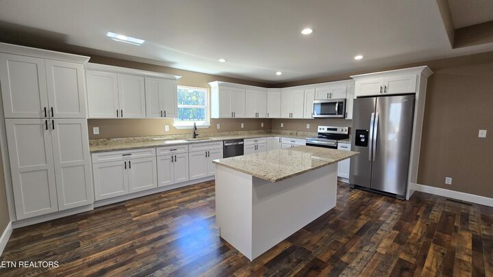 Property Photo:  2426 Old York Highway  TN 37327 