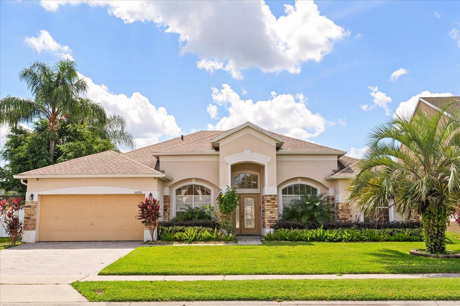 Property Photo: 10530 Sunrise Terrace Drive FL 32825