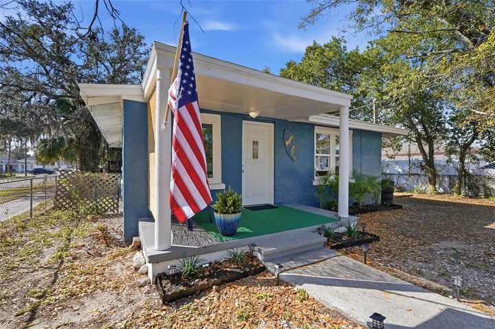 Property Photo:  3425 E Powhatan Avenue  FL 33610 
