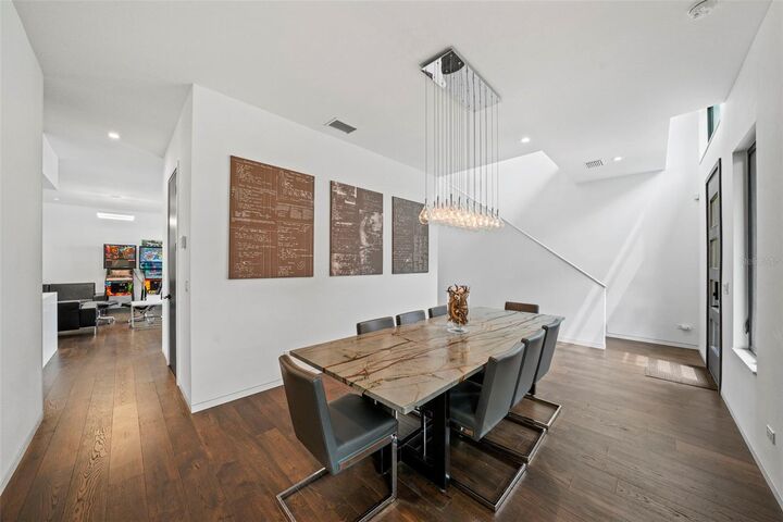 Property Photo: 3139 W Waverly Avenue FL 33629