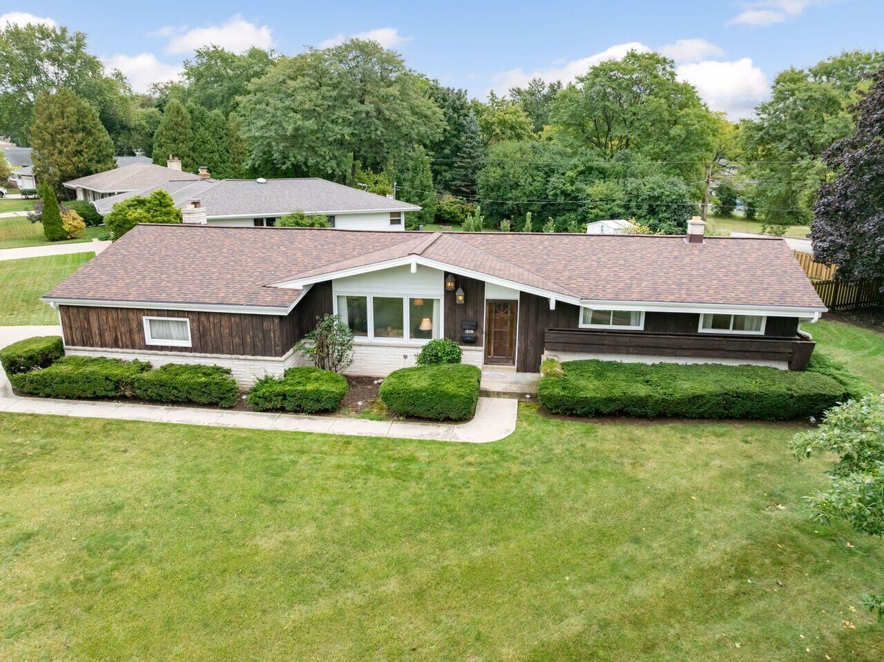 Property Photo:  5491 Laura Ln  WI 53129 