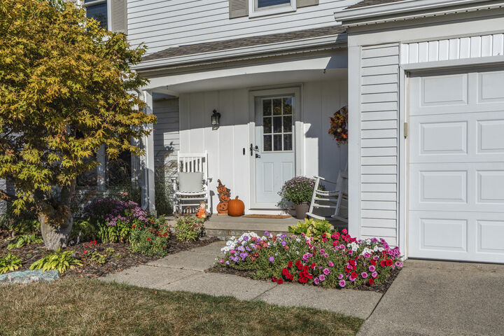 Property Photo:  151 Dalton Drive  MI 48307 