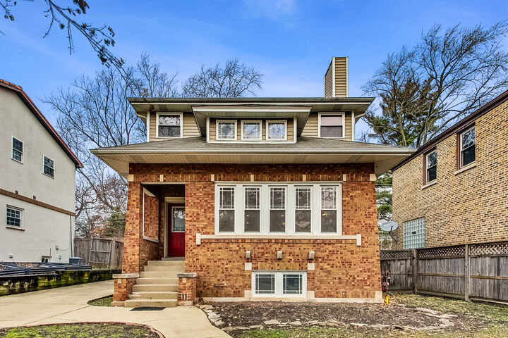 Property Photo:  1716 W Beverly Glen Parkway  IL 60643 
