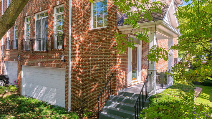 Property Photo: 221 Campbell Court IL 60134