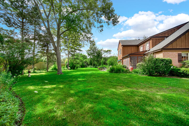Property Photo:  1135 Buttonwood Lane  IL 60062 