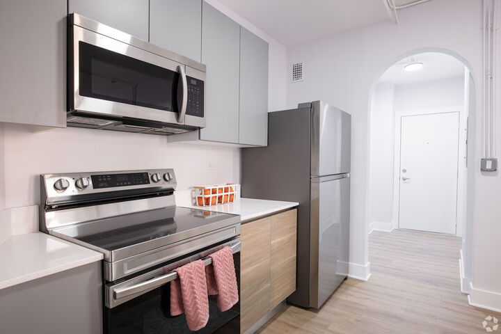 Property Photo:  1349 W Estes Avenue G3  IL 60626 