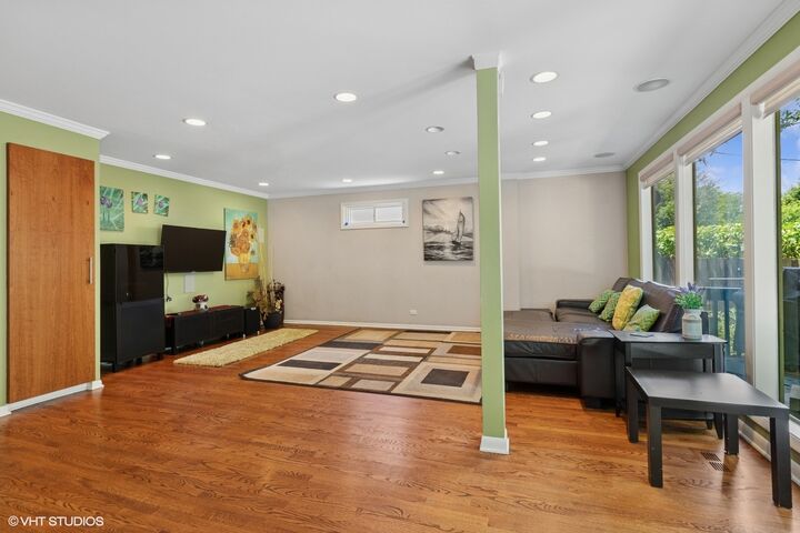 Property Photo: 1430 Country Lane IL 60015
