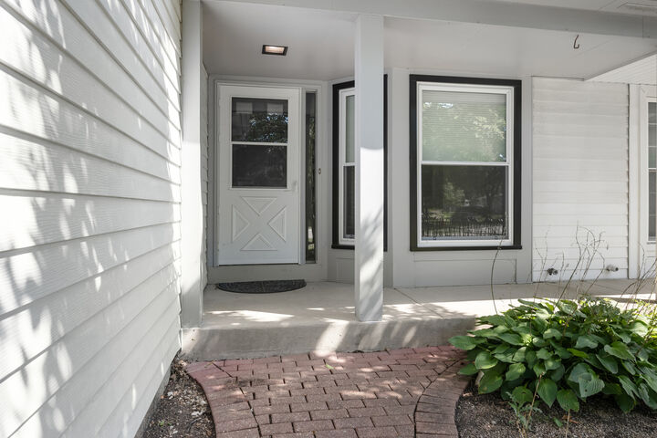 Property Photo:  1103 Southbridge Lane 1103  IL 60194 