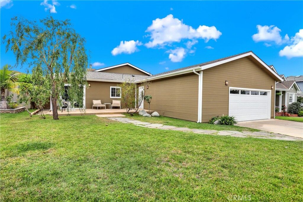Property Photo:  329 Colleen Place  CA 92627 