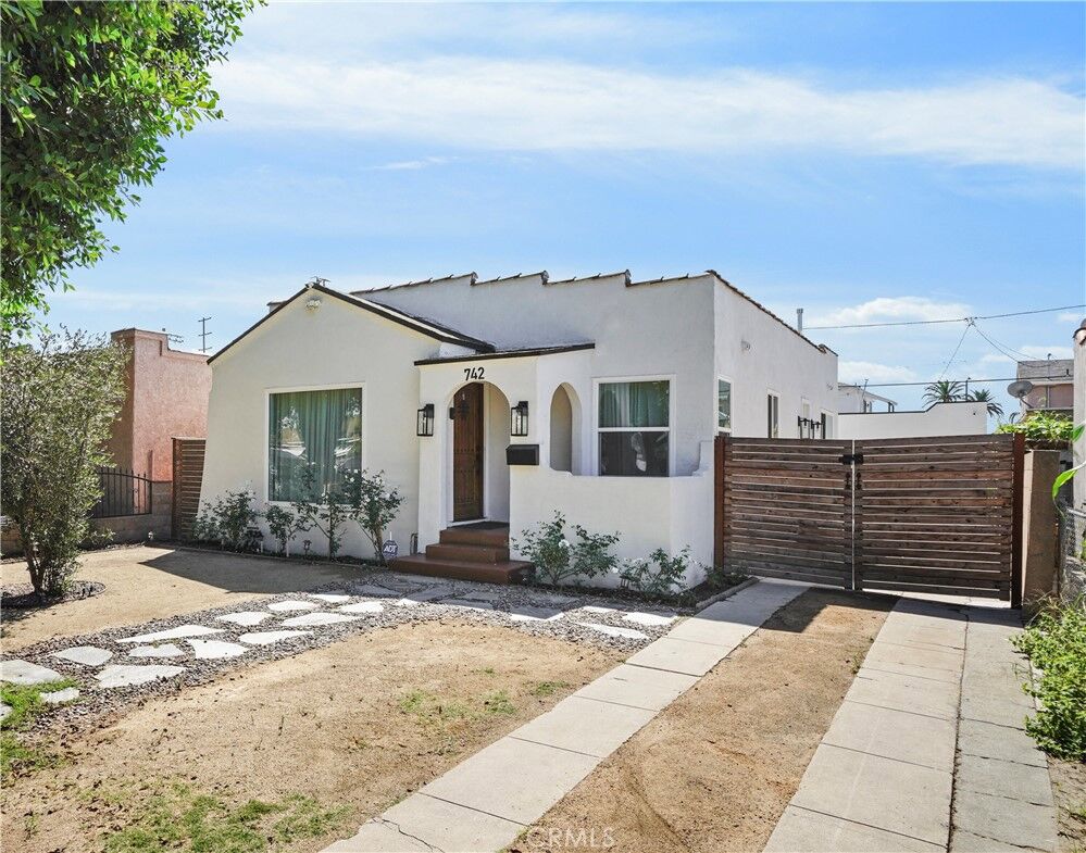 Property Photo:  742 E 91st Street  CA 90002 