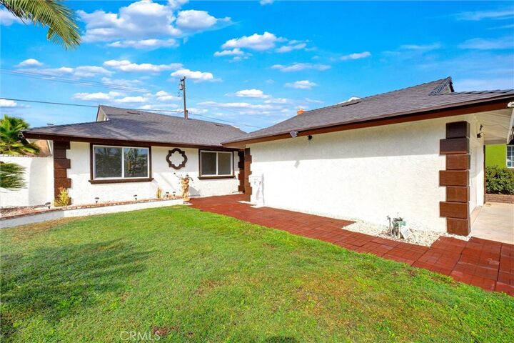 Property Photo:  1807 E Calstock  CA 90746 