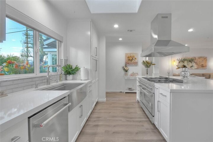 Property Photo: 1862 Bonnie Brae CA 91767