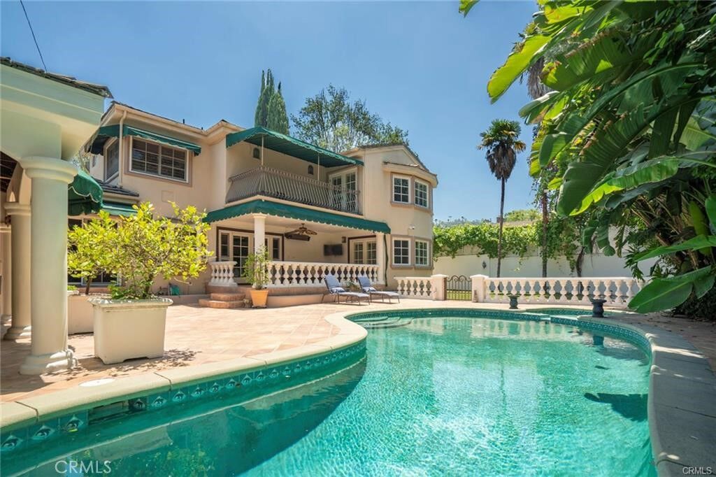 Property Photo:  4063 Benedict Canyon Drive  CA 91423 