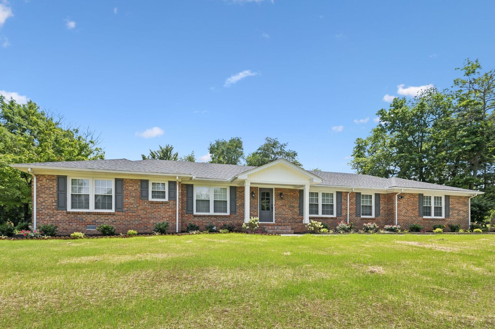Property Photo:  1061 Alford Rd  TN 37129 