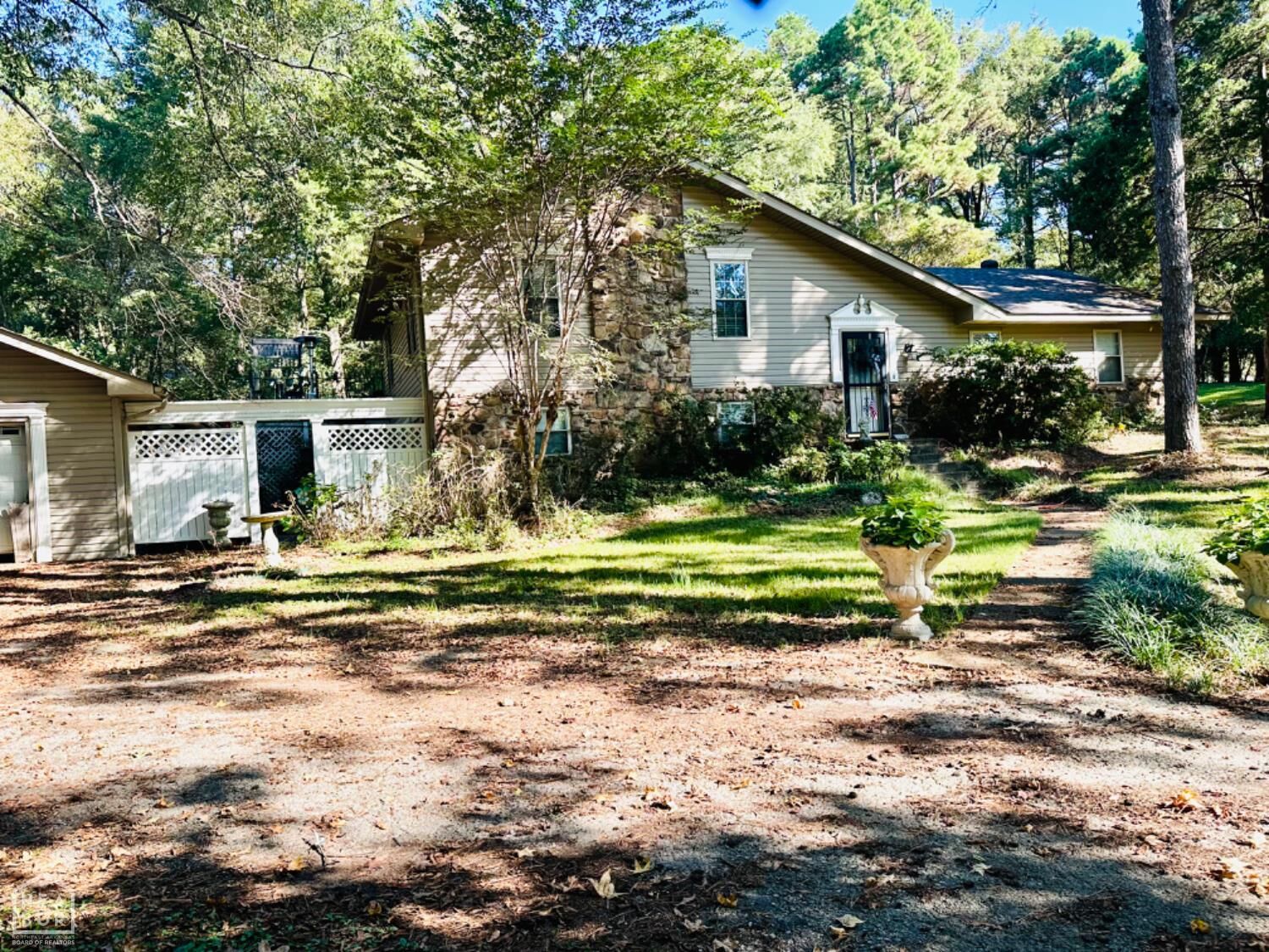 Property Photo:  1304 Country Manor Lane  AR 72404 
