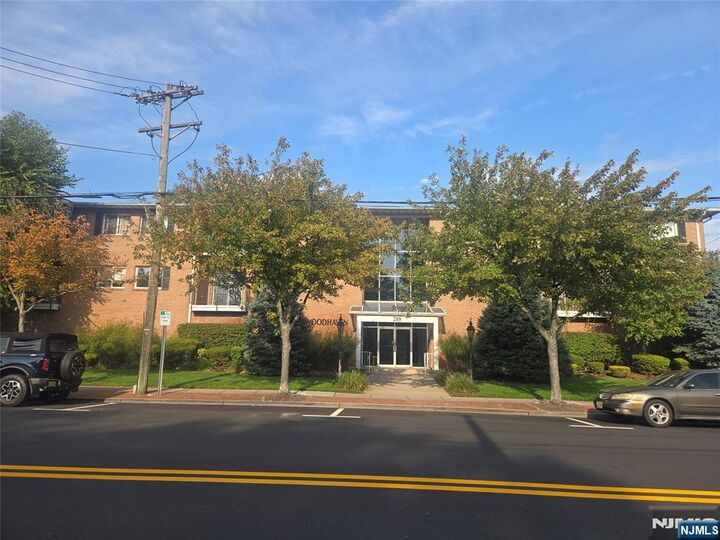 Property Photo:  289 Valley Boulevard 1A  NJ 07075 