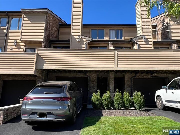 1273 16th Street 13  Fort Lee NJ 07024 photo