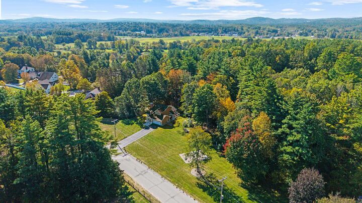 Property Photo:  131 Homestead Circle  NH 03055 