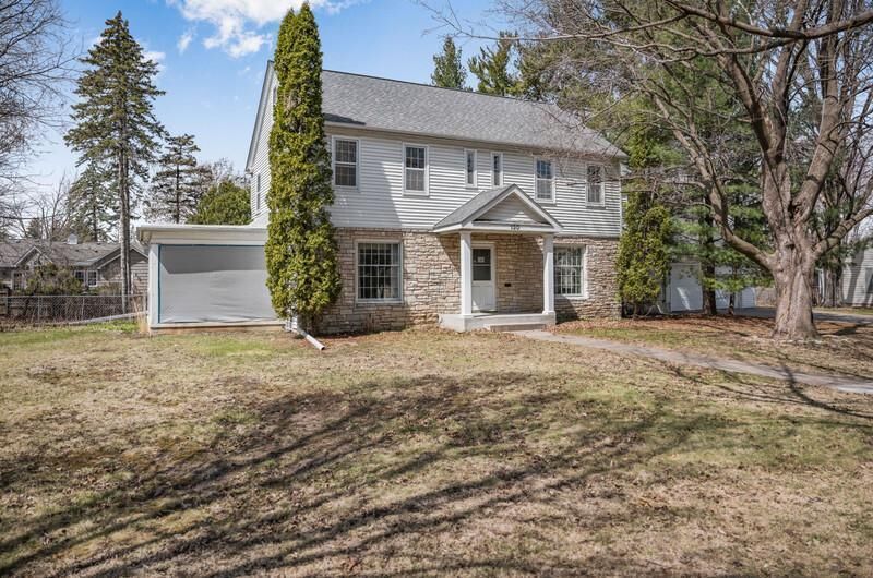 Property Photo: 130 Holly Road MN 55343