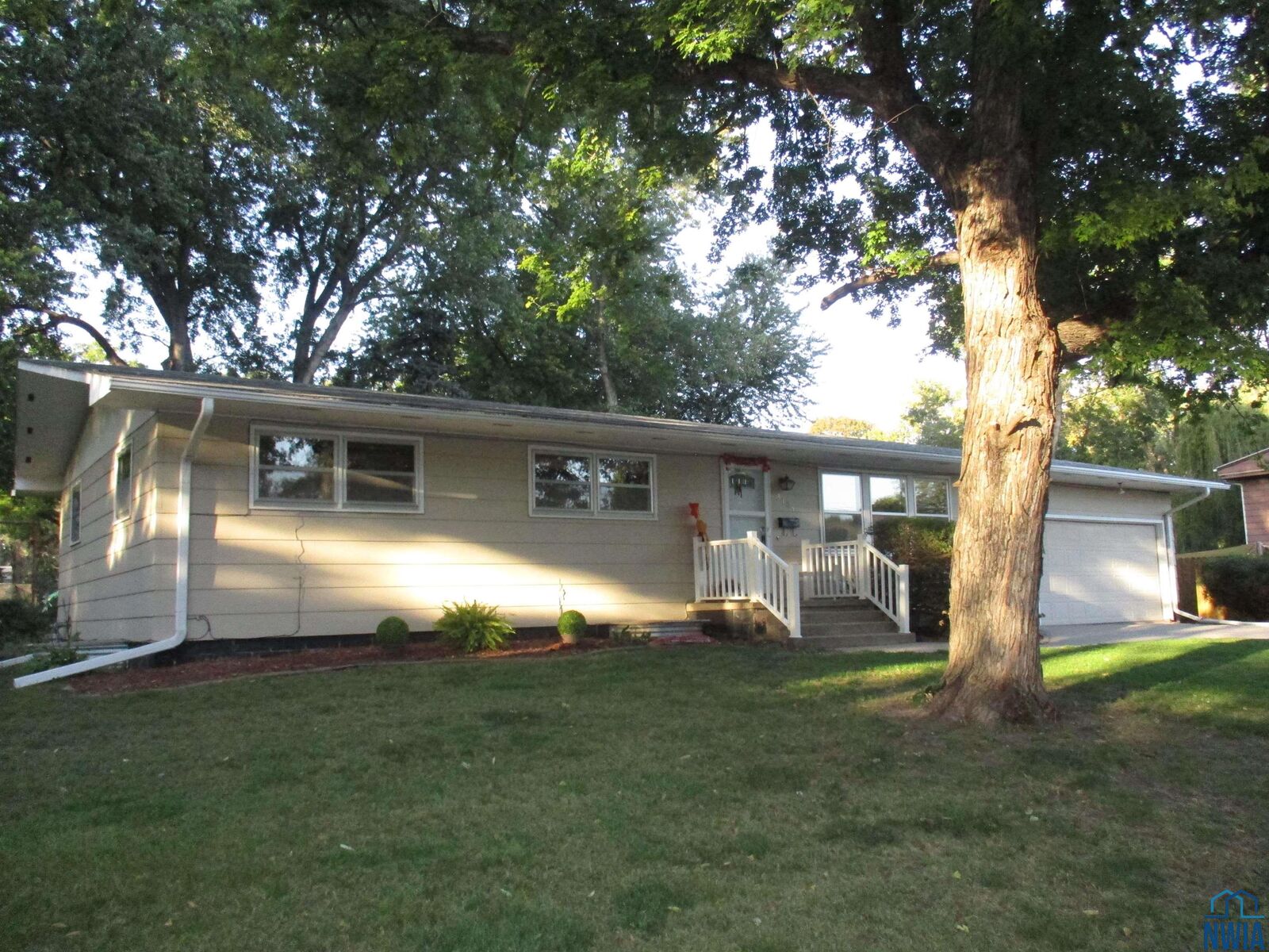 Property Photo:  3105 40th Street  IA 51108 