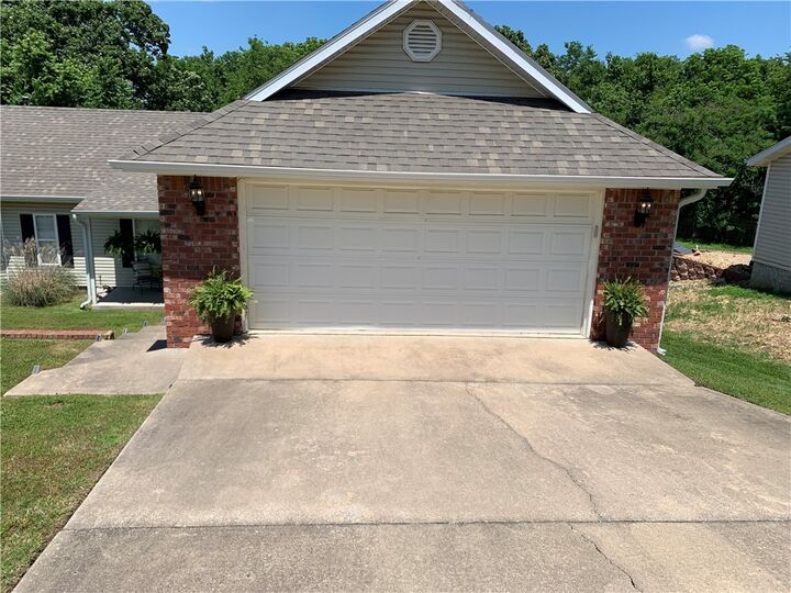Property Photo: 730 N Walnut Court AR 72761