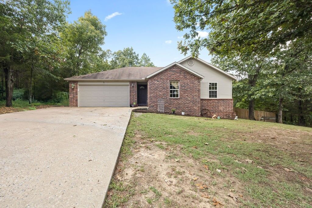 Property Photo: 5 Digby Lane AR 72714