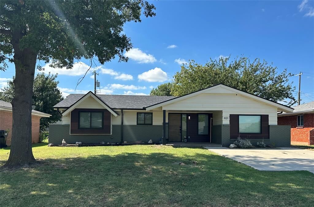 Property Photo:  401 Rock Place  OK 73160 