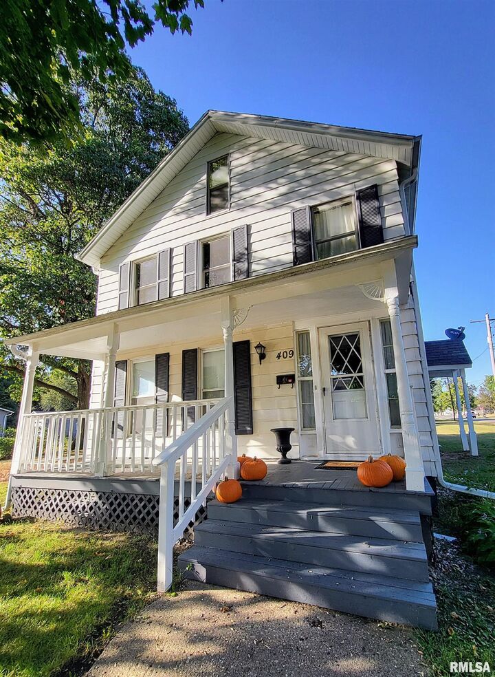 409 E South Street  Knoxville IL 61448 photo