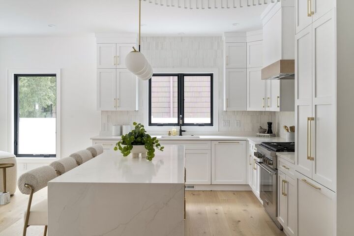 Property Photo:  226 Auburn St 226  MA 02466 