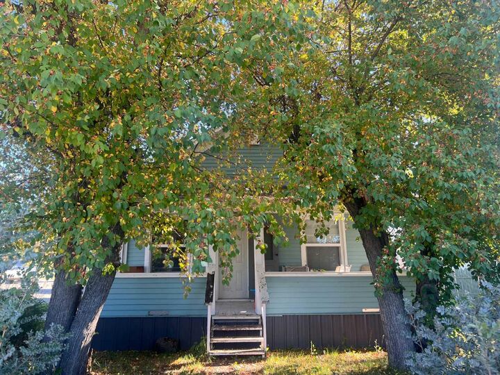 Photo de la propriété:  823 50 Street  AB T7E 1K7 