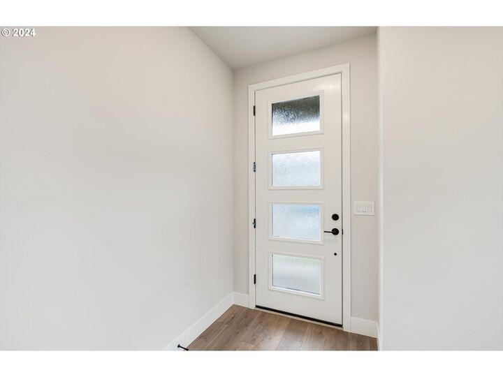 Property Photo: 3865 W 4th St WA 98671