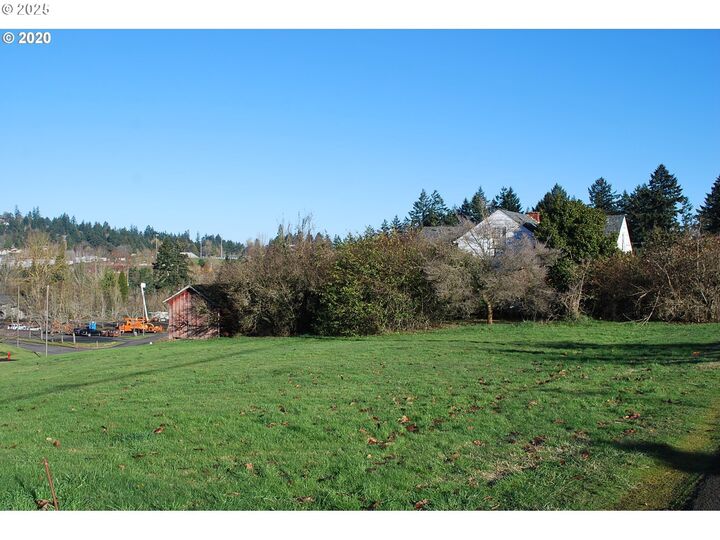 Property Photo:  2119 SW Nevada Ct  OR 97219 