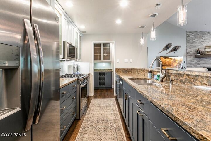 Property Photo:  1612 Deer Vly Drive N  UT 84060 