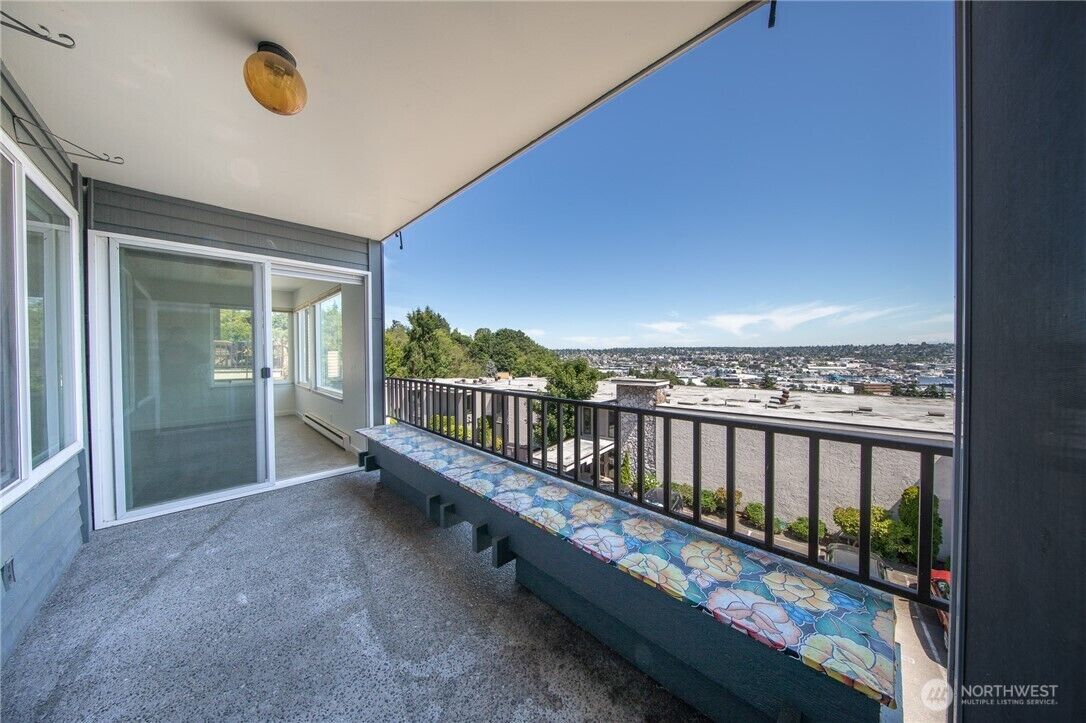 Property Photo:  3626  26th Place W 3  WA 98199 