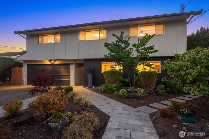Property Photo:  1118  8th Avenue S  WA 98020 
