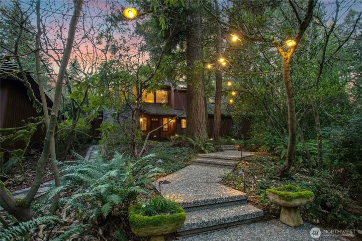 Property Photo:  1815  102nd Place SE  WA 98004 