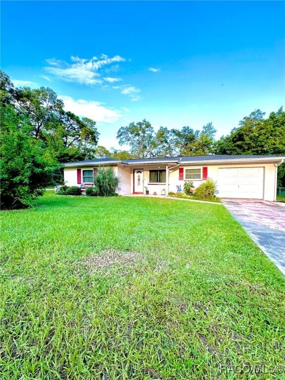 Property Photo:  706 Mayflower Avenue  FL 34452 