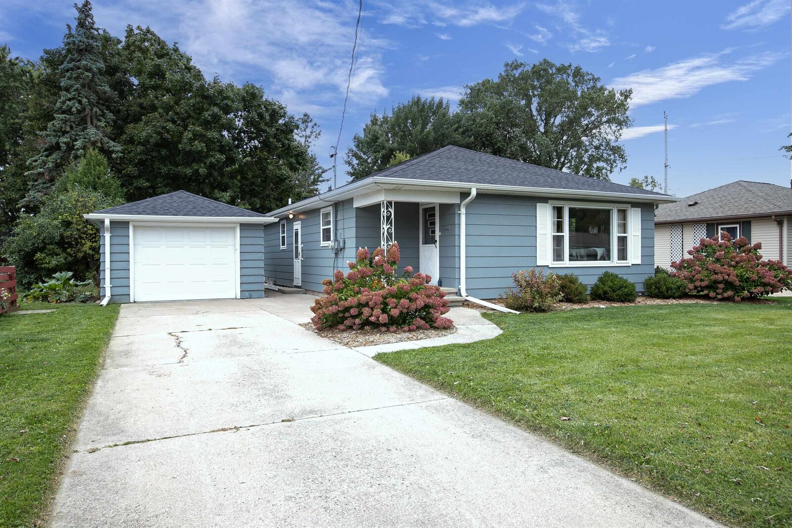 Property Photo: 1743 N Helen Street WI 54911